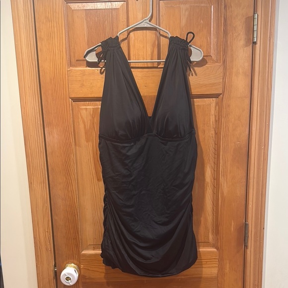 Swimsuits  for all women’s one piece black swimsuit size 20 . - Picture 1 of 12